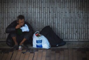 台灣貧窮問題一直未受足夠重視