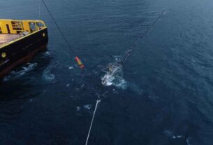 臺東「深層海水試驗管工程」布管成功（圖由行政院東部聯合服務中心提供）