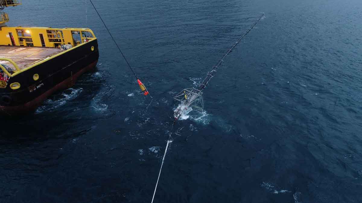 臺東「深層海水試驗管工程」布管成功（圖由行政院東部聯合服務中心提供）