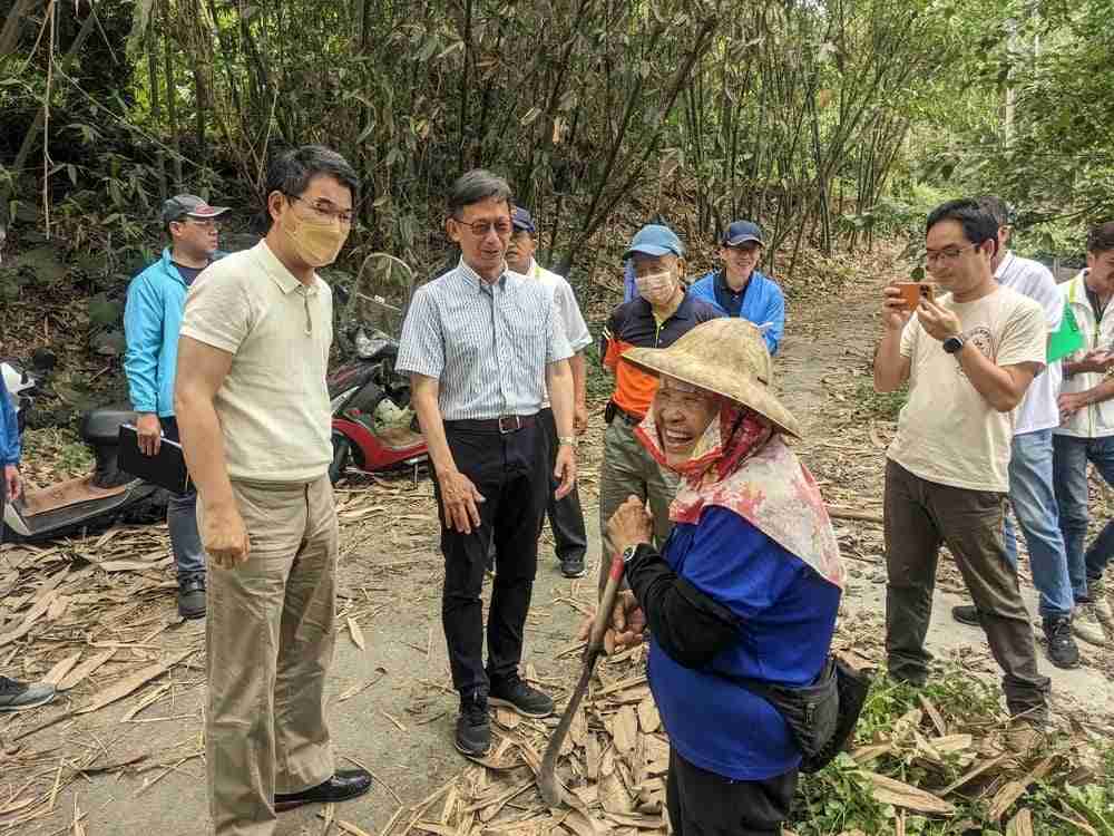 未雨綢繆 劉建國會勘古坑山區 爭取改善排水設施